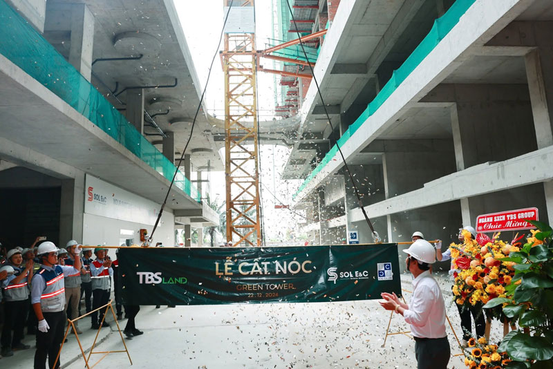 Giai Đoạn Xây Dựng Phần Thân Và Cất Nóc
